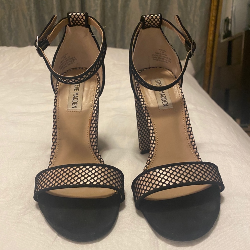 Steve Madden Lace Fishnet Heels; Size: 7.5